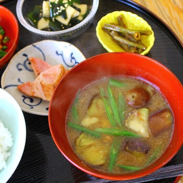 油ナスとインゲンの味噌汁